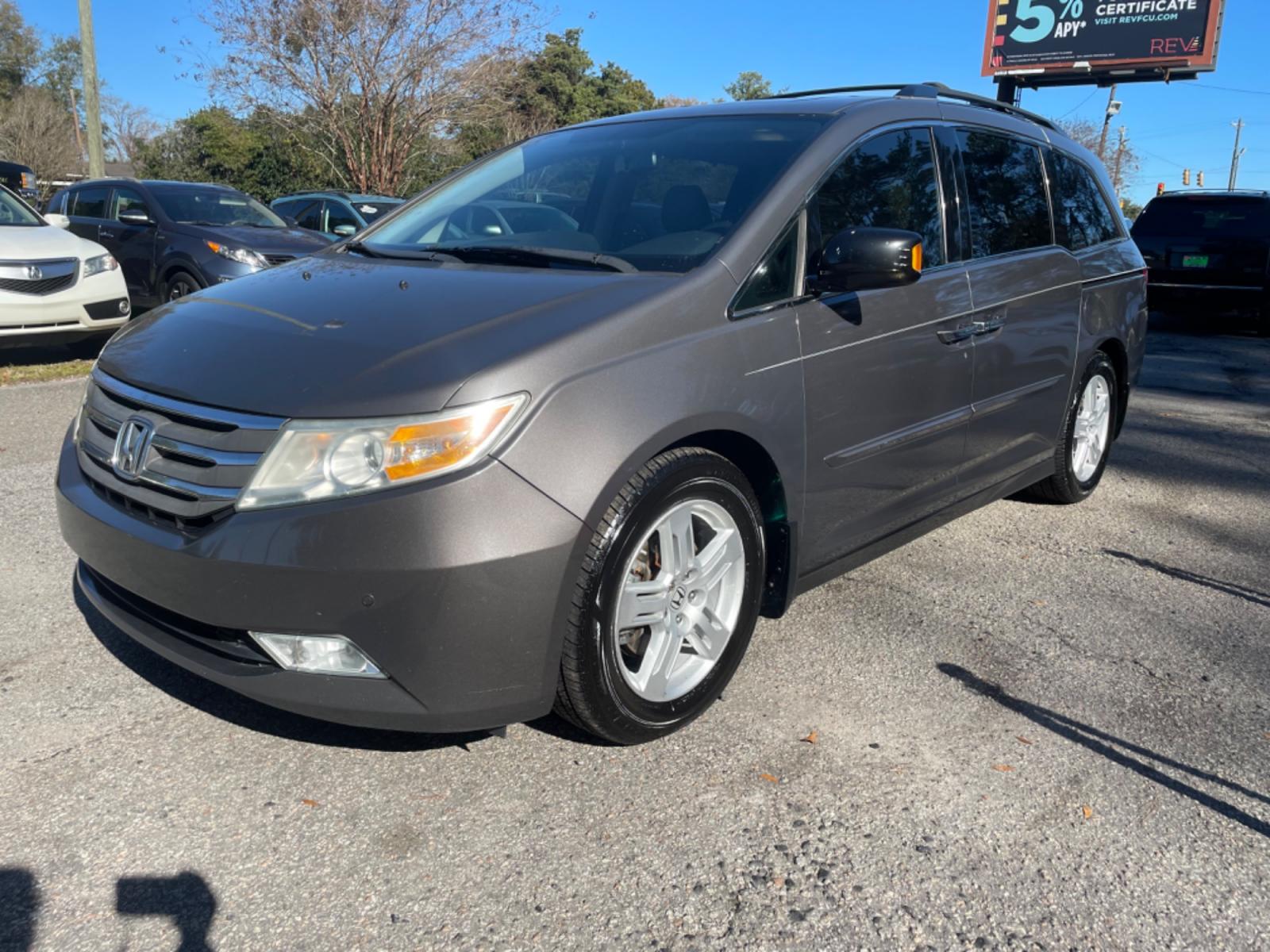 2013 GRAY HONDA ODYSSEY TOURING (5FNRL5H91DB) with an 3.5L engine, Automatic transmission, located at 5103 Dorchester Rd., Charleston, SC, 29418-5607, (843) 767-1122, 36.245171, -115.228050 - Photo #2